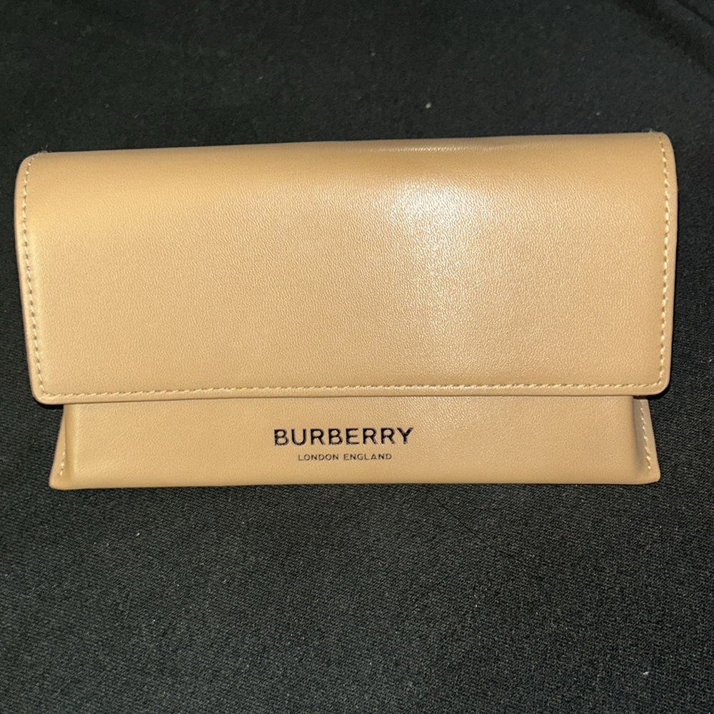 Burberry Tan Leather Sunglass Holder - Picture 7 of 7